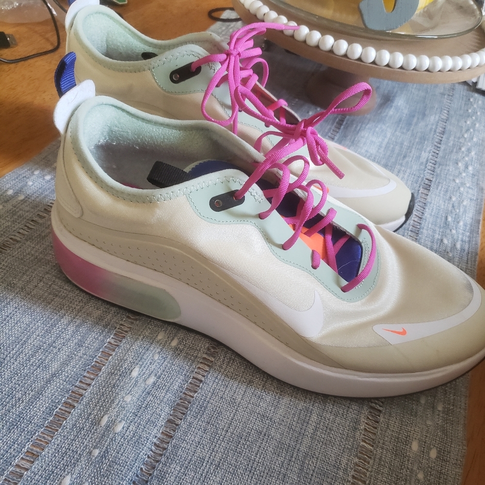 womens Nike Air Max DiA fossil sz 8